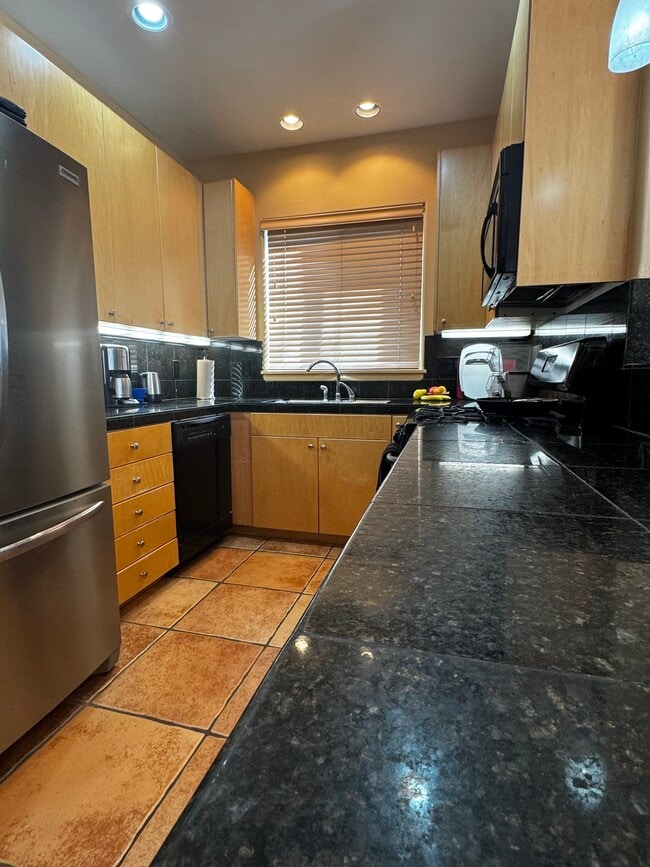 Building Photo - 78 Jameson Dr