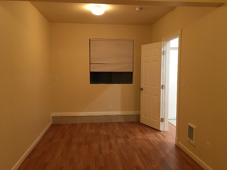 Building Photo - 16840 Bell Ave