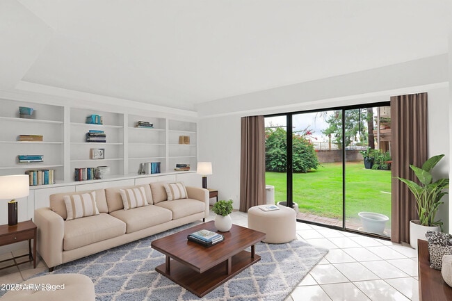 Building Photo - 5035 N 10th Pl