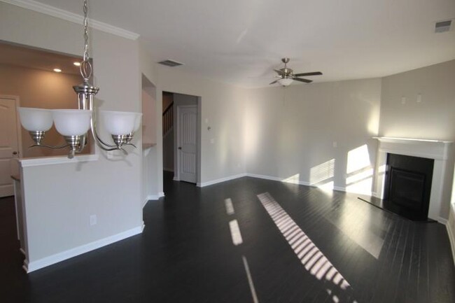 Building Photo - 7225 Heritage Oak Ct
