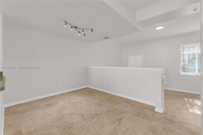 Building Photo - 2945 NE 185th St