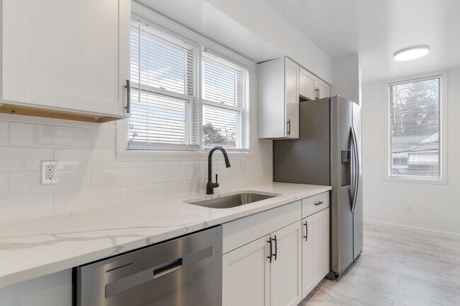 Building Photo - 4312 Lydia St