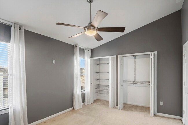 Building Photo - 1 Lanhill Ct