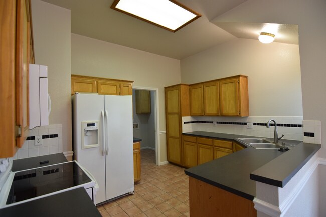 Building Photo - 4402 Water Oak Dr