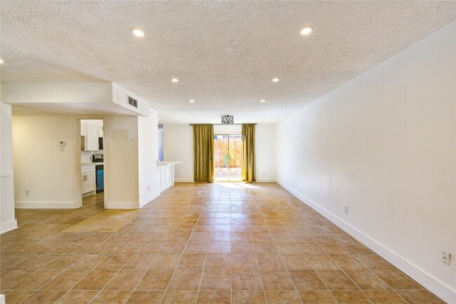 Building Photo - 9031 Sharpcrest St