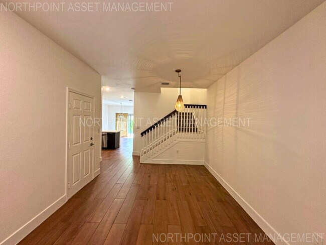 Building Photo - Stylish 3-Bedroom Home with Pool, Garage &...