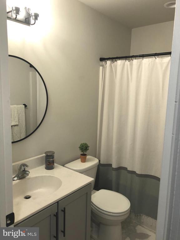 Building Photo - 3058 Goshen Dr