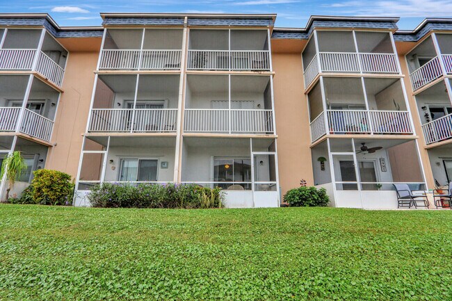 Building Photo - 111 Doolen Ct