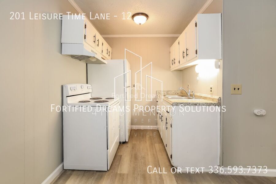 Building Photo - 201 Leisure Time Ln