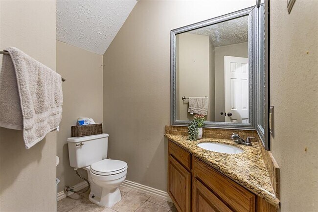 Building Photo - 20307 Hampshire Rocks Dr