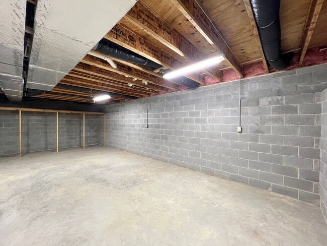 Building Photo - 3005 Hickory Tree Pl