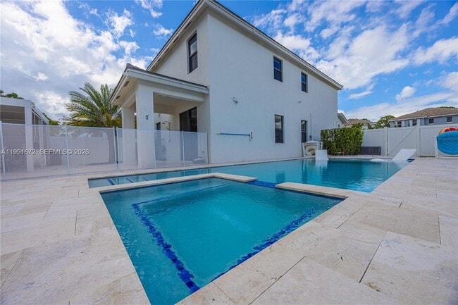 Building Photo - 7126 Rockwood Rd