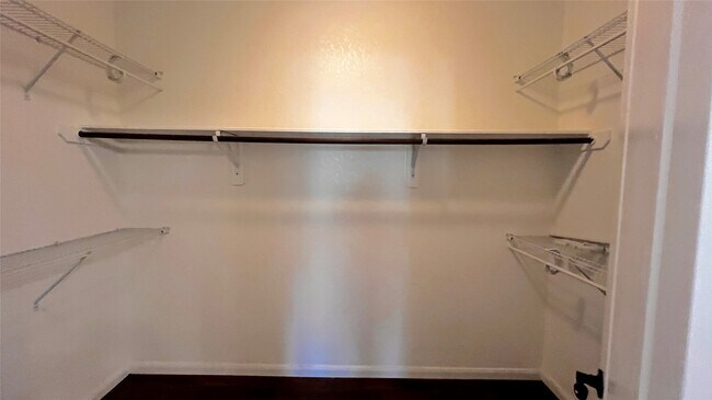 Building Photo - 208 Forest Peak Way