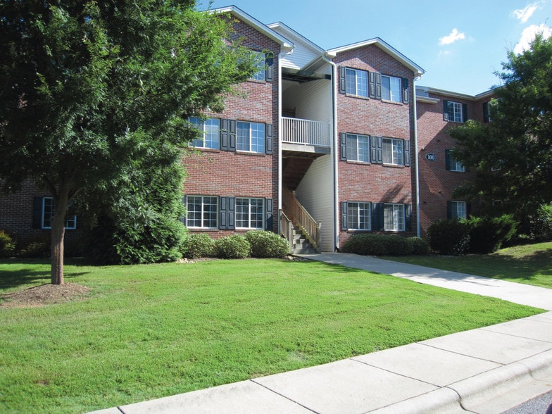 The Hamptons 100 Hudson Cir Anderson SC 29625 Apartment Finder