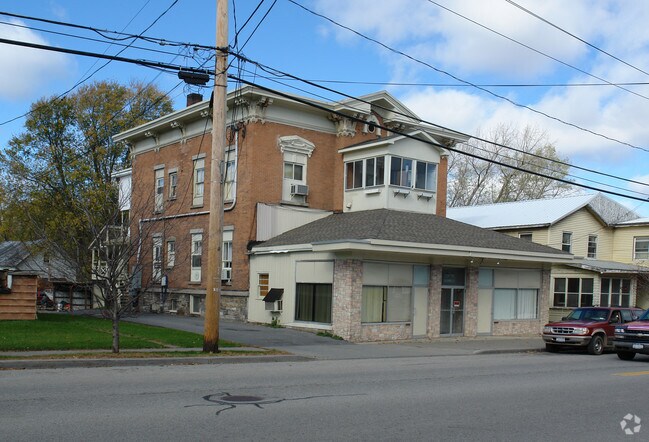 Building Photo - 16 Main St