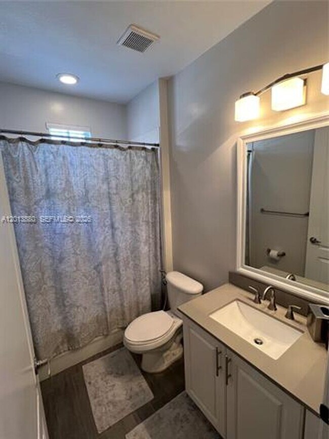 Building Photo - 808 SW 147th Ave