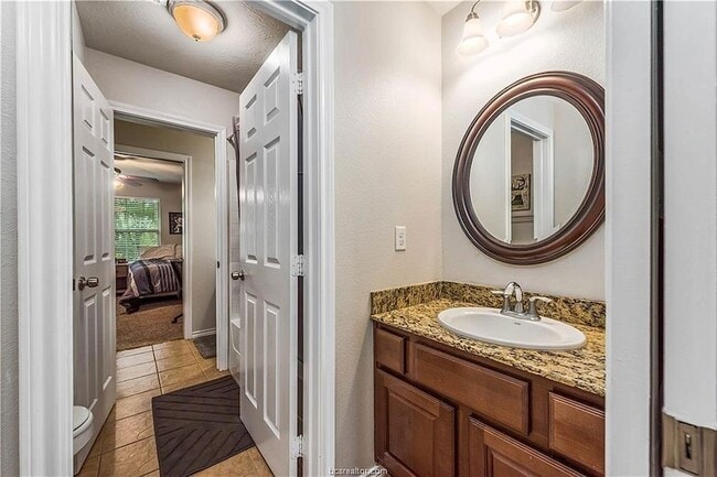 Building Photo - 1403 Medina Dr