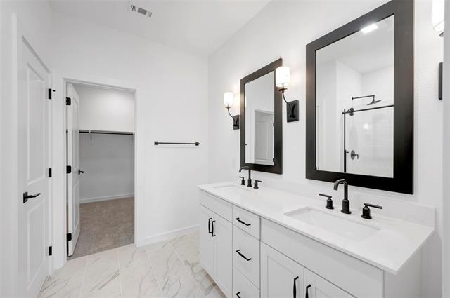 Building Photo - 528 Brookside Dr