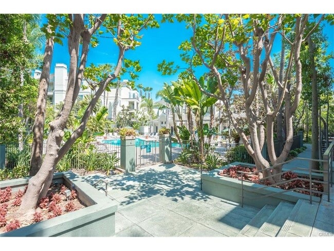 Building Photo - 2243 Martin