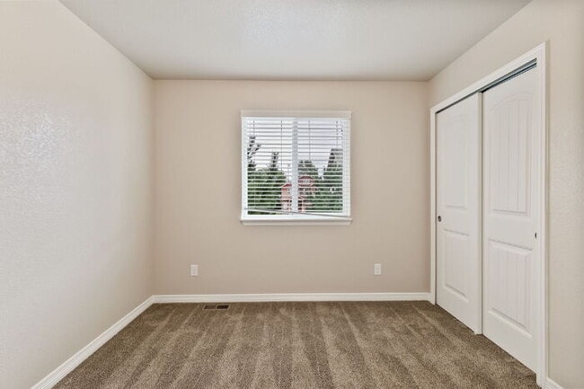 Building Photo - Spacious 3-Bedroom Home with Central A/C Near Fort Carson & Peterson