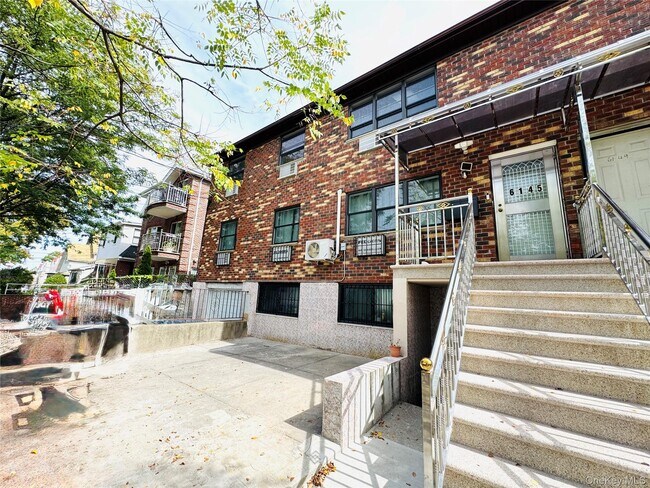 Primary Photo - 61-45 Parsons Blvd