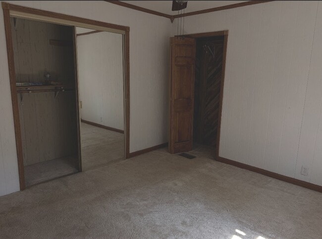 Building Photo - 17053 Lorenz Ave