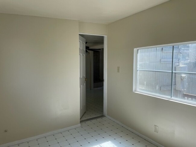 Building Photo - Snug Harbor Condo