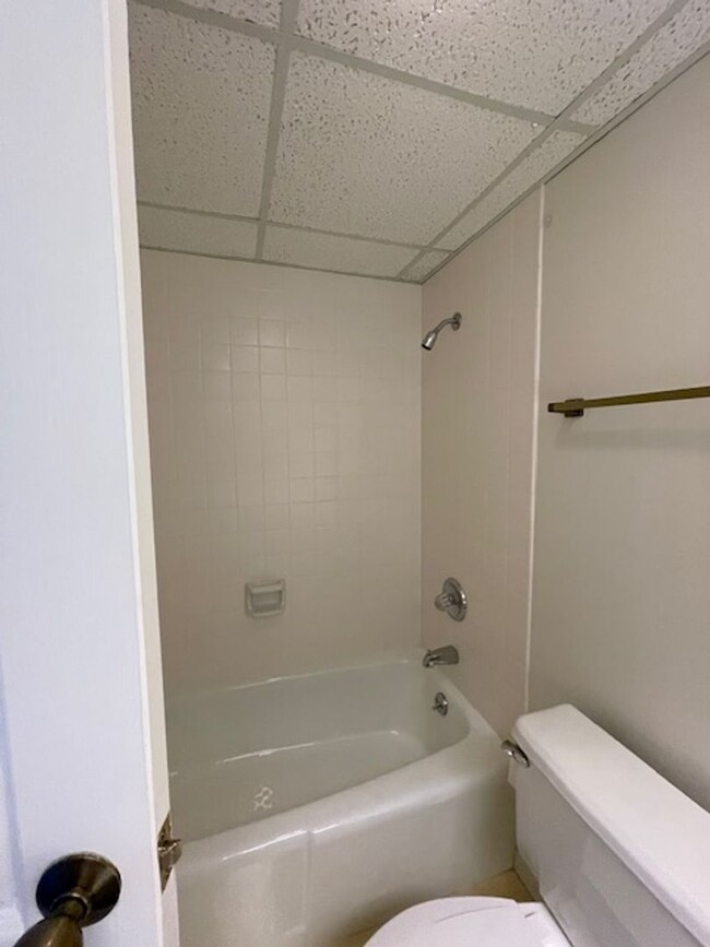 Building Photo - City of Maryville 37801 - 2 bedroom, 2 bat...