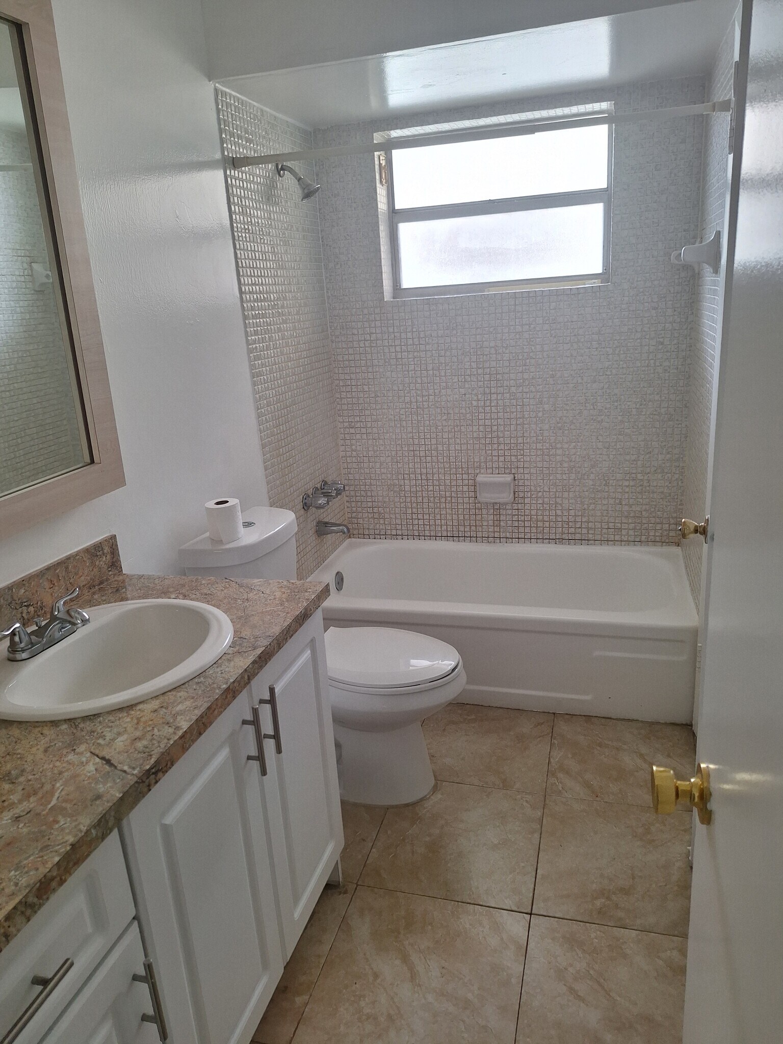 Building Photo - 5061 W Oakland Park Blvd