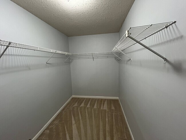 Building Photo - 4969-4967 7 Pine Cir