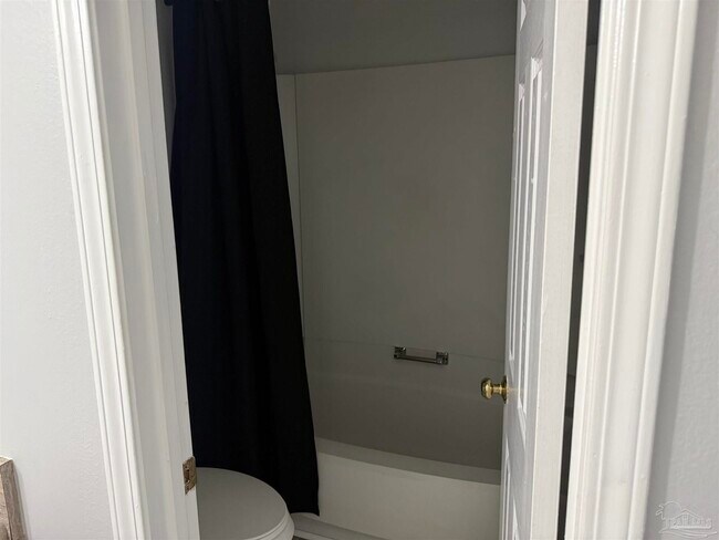 Building Photo - 2299 Scenic Hwy