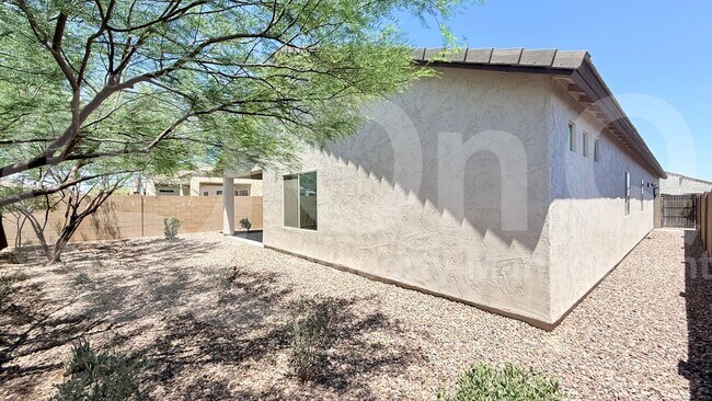 Building Photo - 6613 W Sonoma Way