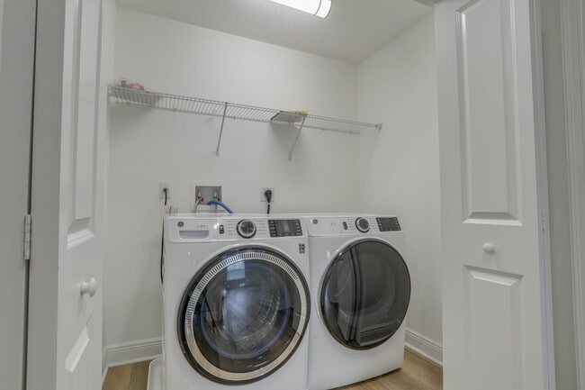 Building Photo - 1401 E Michigan St