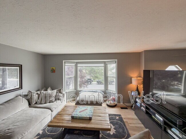 Building Photo - 4982 Aspen Shadow Ct
