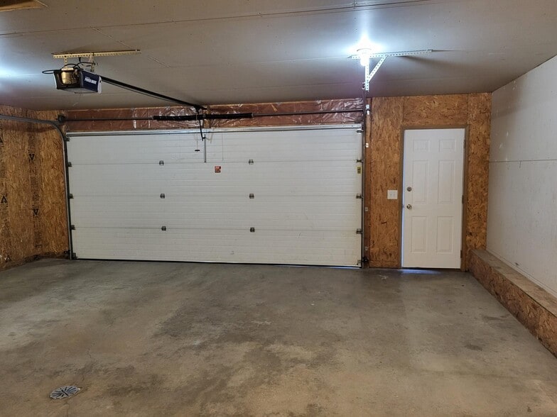 Building Photo - 4944 Rosewood Ct