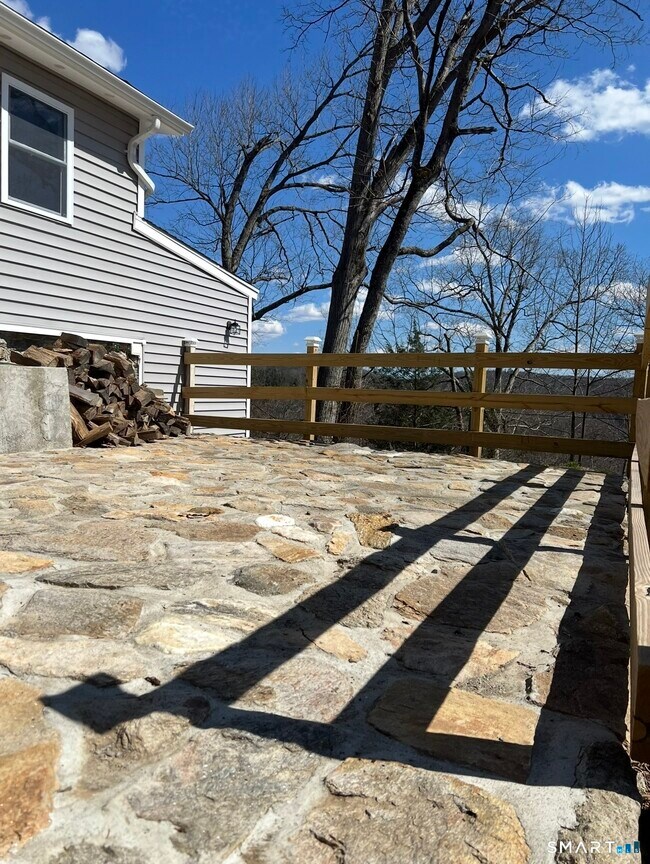 Building Photo - 22 Hemlock Trail
