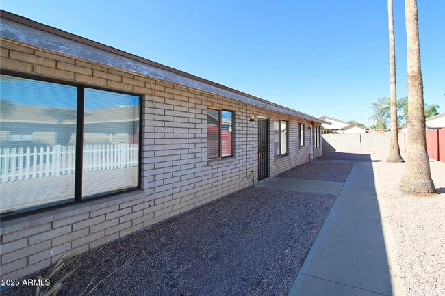 Primary Photo - 4704 E Caballero St