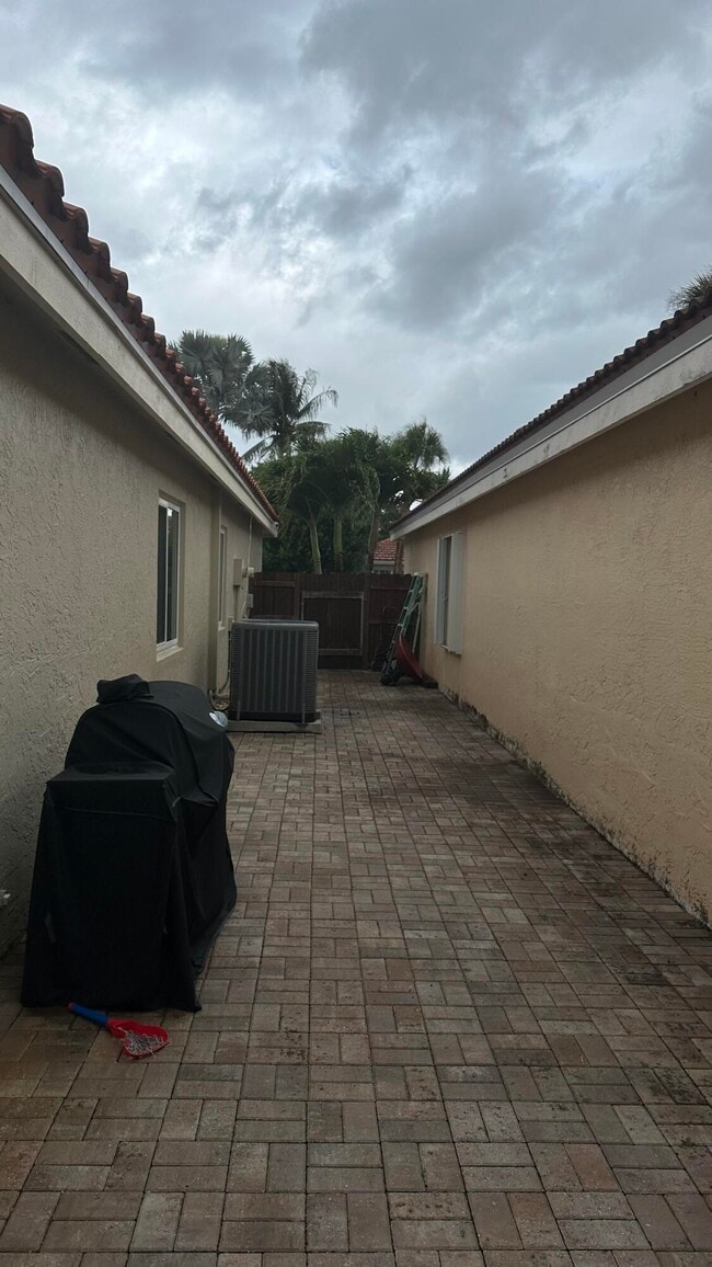 Building Photo - 8202 White Rock Cir