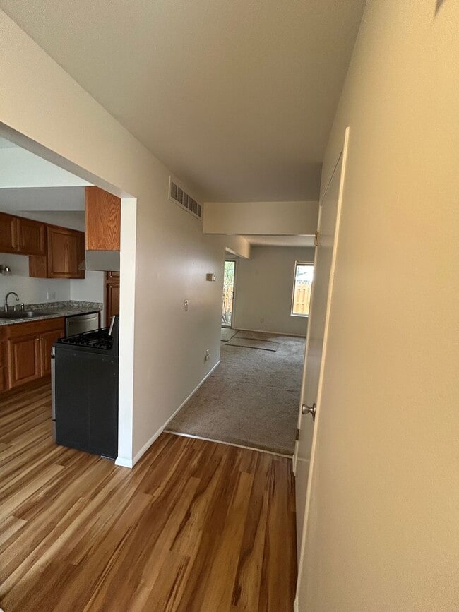 Building Photo - $2,100 Chapel Hill Condo for Rent