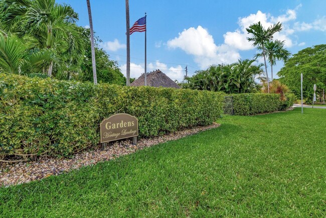 Building Photo - 3121 NE 51st St