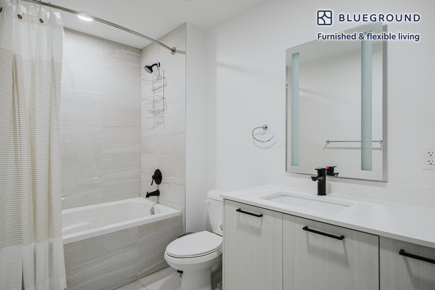 Building Photo - 221 SW 12th St