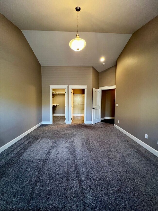 Building Photo - 8819 Kail Dr