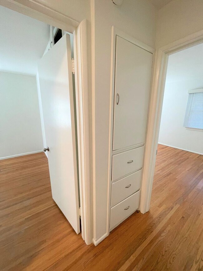 Building Photo - 86-90joanne