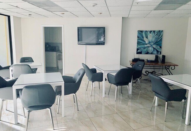 Building Photo - 5420 N Ocean Dr