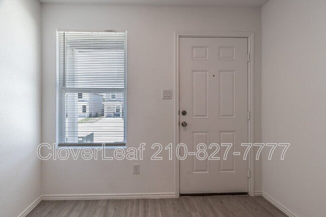 Building Photo - 7044 Elm Cv