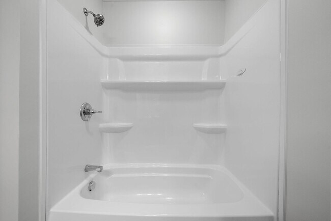 Building Photo - 3 Bedroom 2 Full Bath Home For Rent!