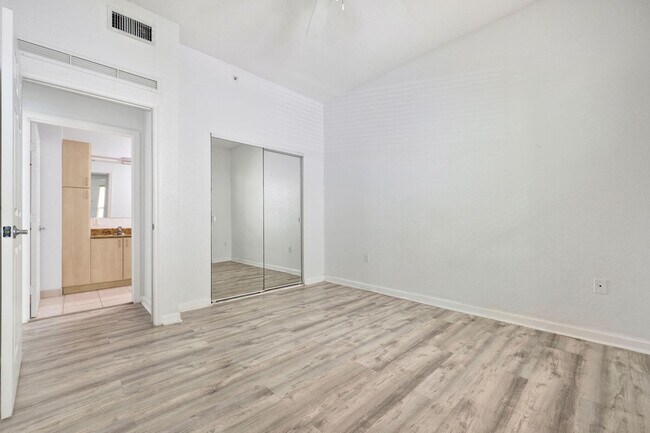 Building Photo - 1650 Presidential Way