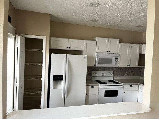 Building Photo - 8526 HUNTERS KEY Cir