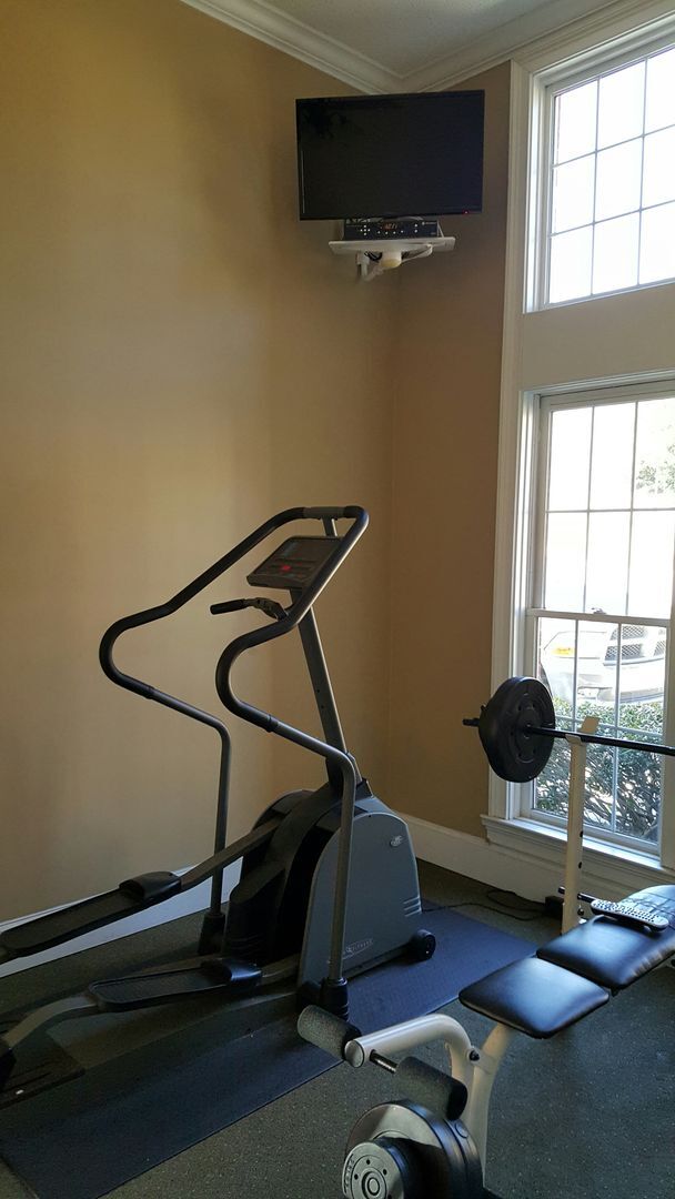 Building Photo - 190-206 (11) (NO TRANSFERS!)