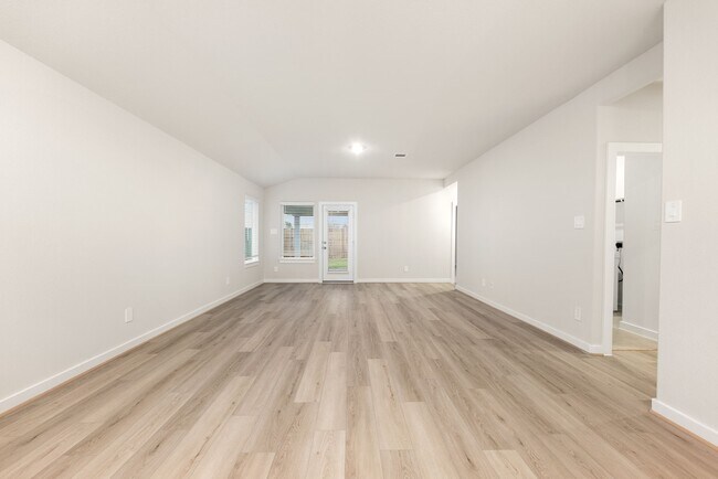 Building Photo - 6611 Castella Dr